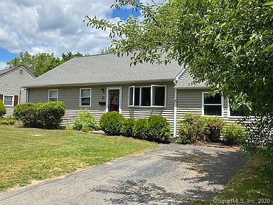 39 Sparrowbush Ln Milford Ct 06460 Zillow