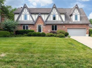 2544 NW Bent Tree Cir, Lees Summit, MO 64081
