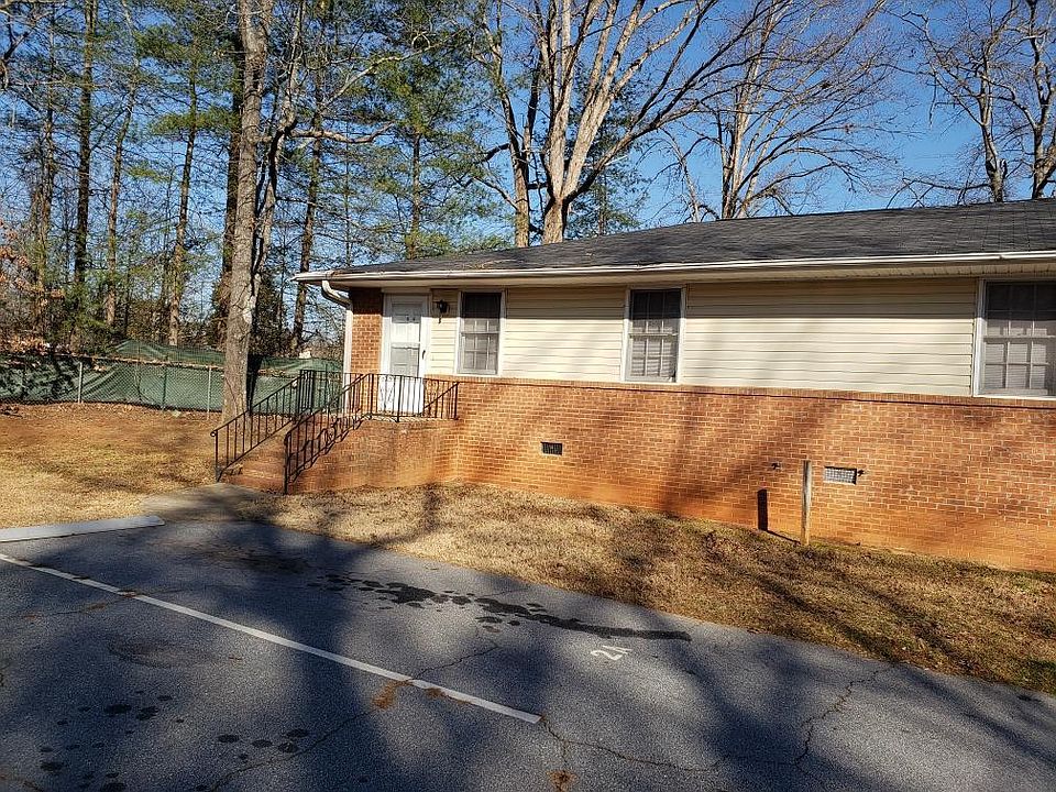 1st image of 11 Eldorado Dr APT 2A