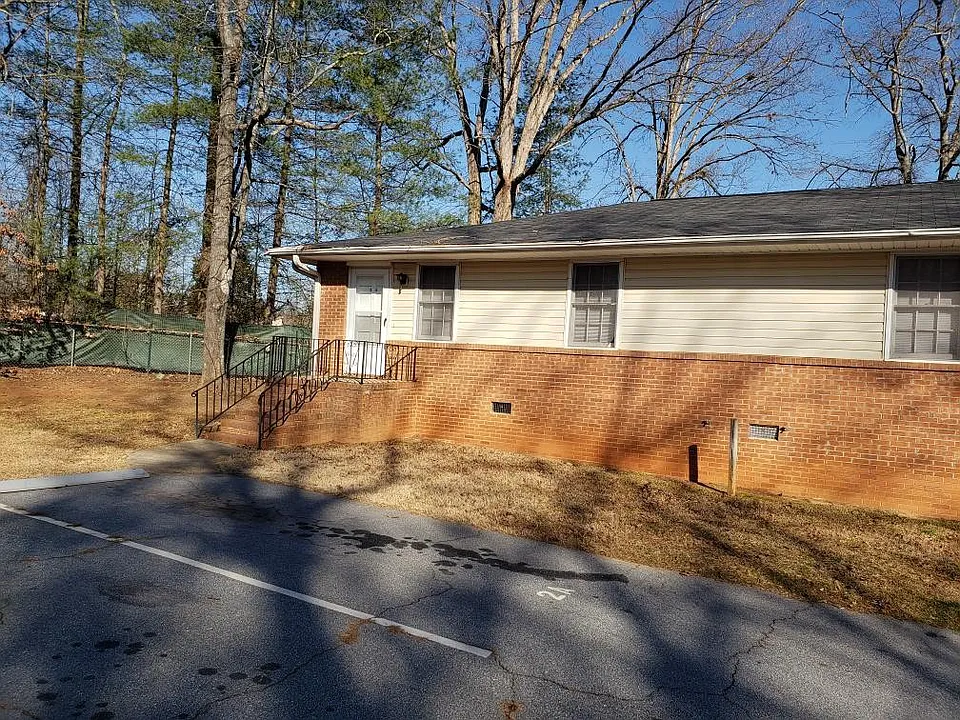 11 Eldorado Dr #2A