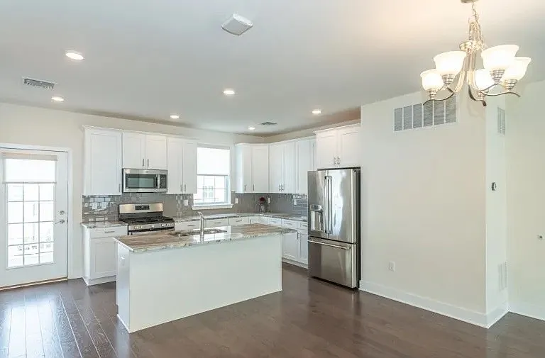 10 Colgate Dr — Photo 5