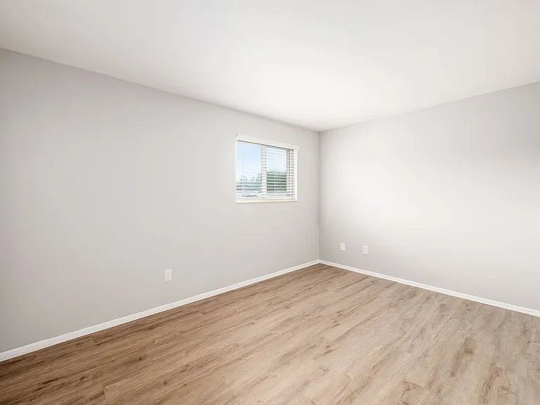 593 Riverview Dr #F — Photo 19
