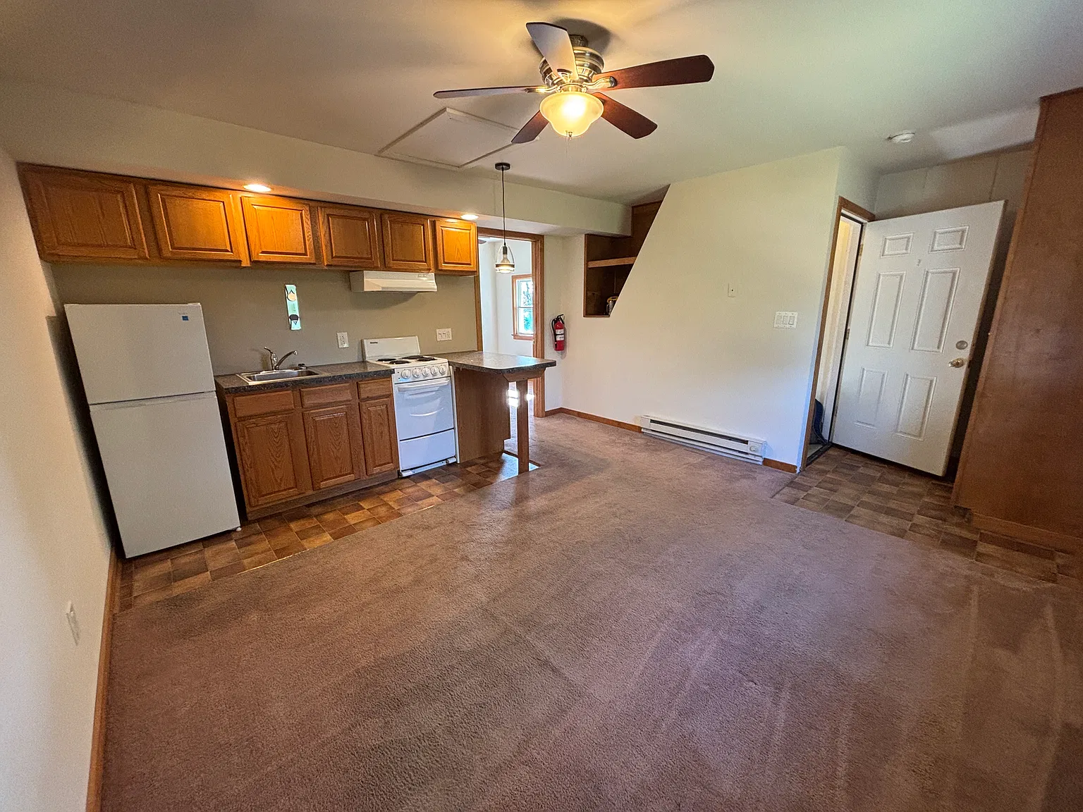 Studio, 350 sqft, $1,050 — Photo 3