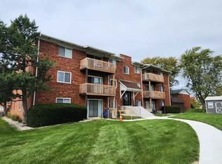 905 Heritage Ct #302, Crown Pt, IN 46307