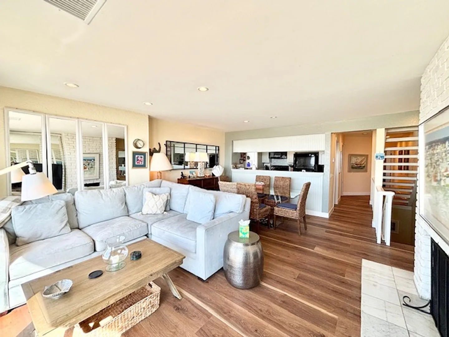 3949 Ocean Dr- MFR — Photo 4