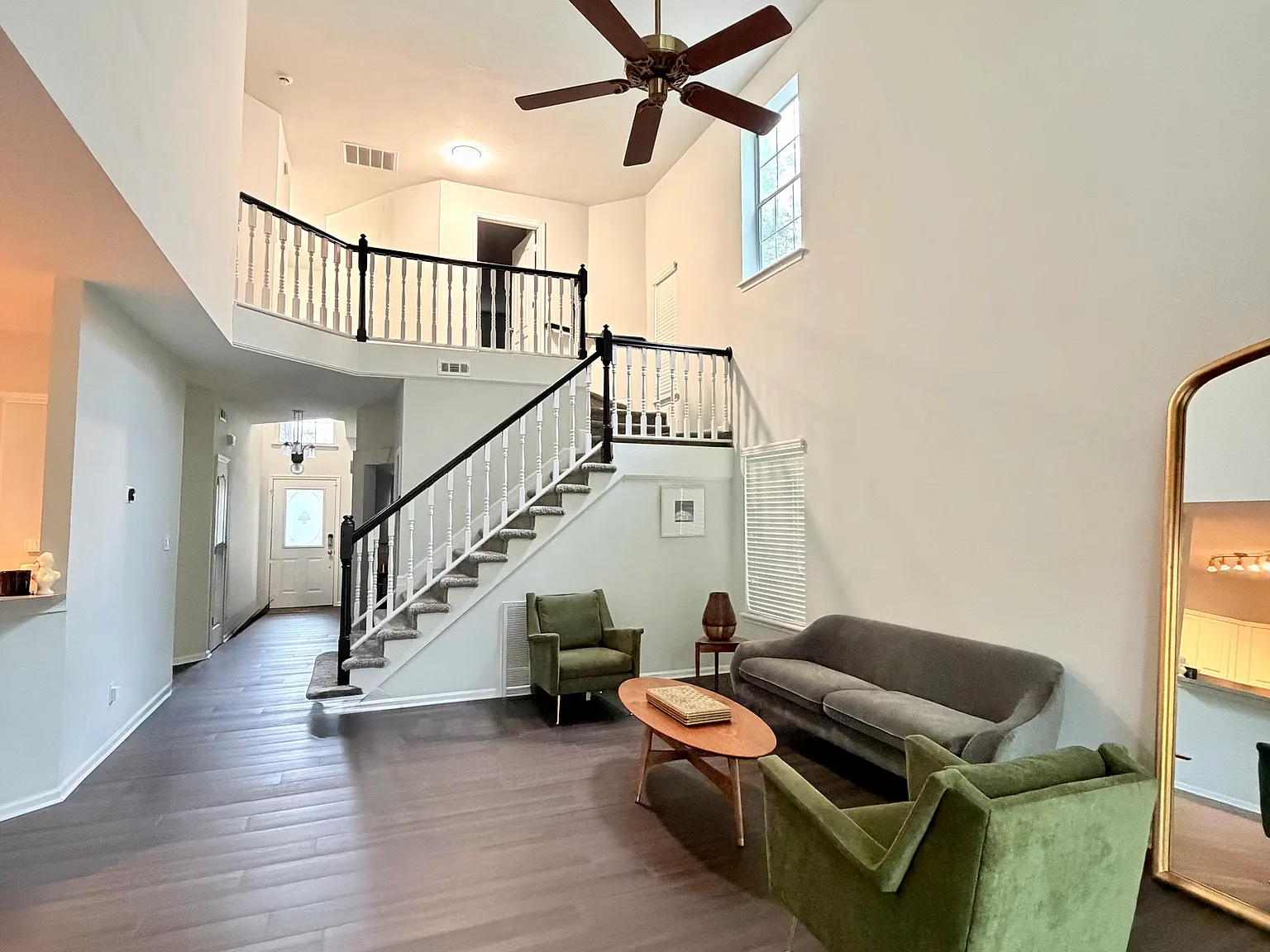 3 bed, 2.5 bath, 2000 sqft, $2,600 — Photo 3