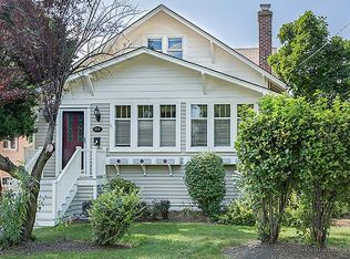 608 S West St, Wheaton, IL 60187