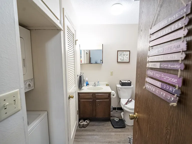 204 4th Ave #2 — Photo 4