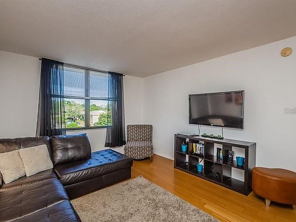 5th image of 701 S Madison Ave APT 303