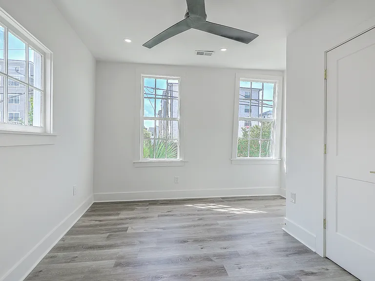 68 Lee St #B — Photo 13