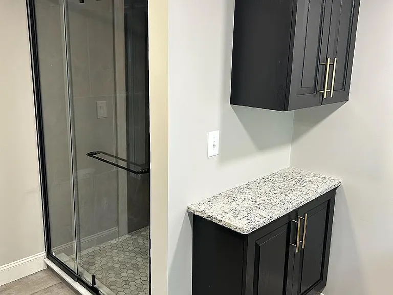 160 Bloom St — Photo 13