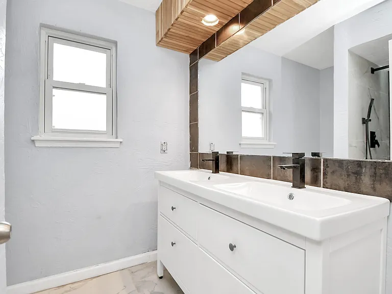 17903 Nanes Dr — Photo 46