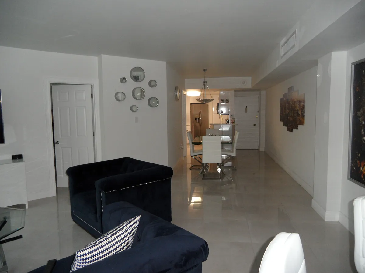 Building Photo - 825 Brickell Bay Dr #1544