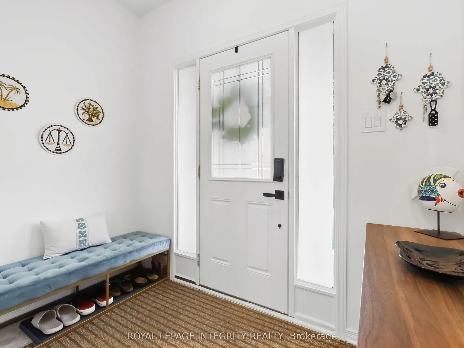 3 bed, $2,700 — Photo 2
