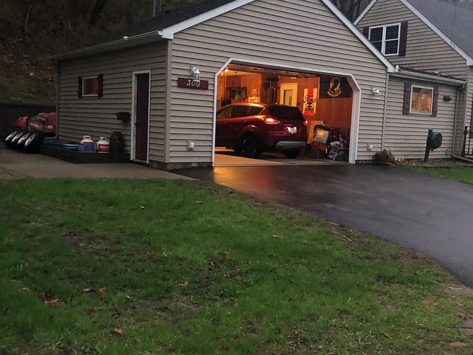 1st image of 300 North St