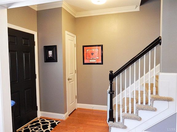 4th image of 3008 Hill St Unit 111