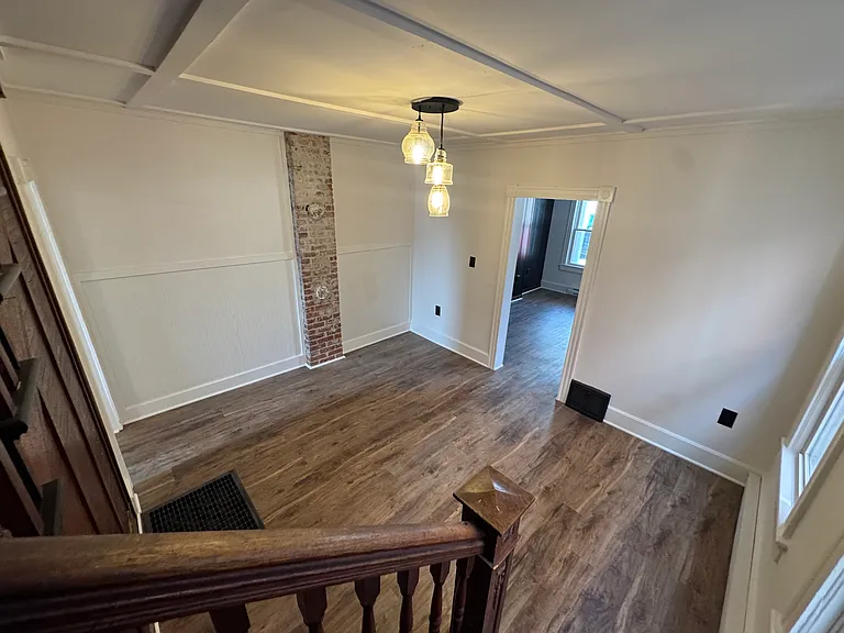 620 Fairview Ave — Photo 2