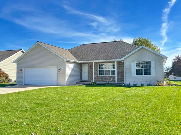 1916 Pink Dogwood Way, Green Bay, WI 54313