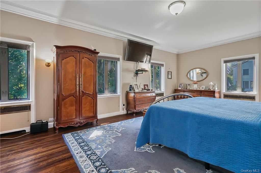 4 Bed 5 Bath Property, New York • 3,808 Sq Ft