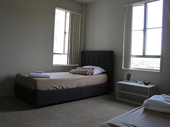 4th image of 350 Fuller Ave #1