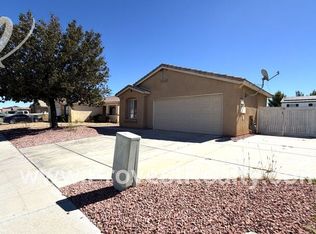13505 Fox Point Rd, Victorville, CA 92392