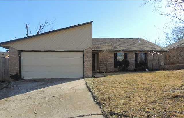 1st image of 3816 NE 141st Cir