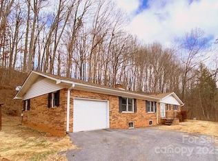 51 S Turkey Creek Rd, Leicester, NC 28748