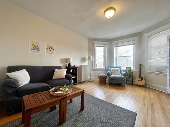 131 Park Dr APT 16, Boston, MA 02215