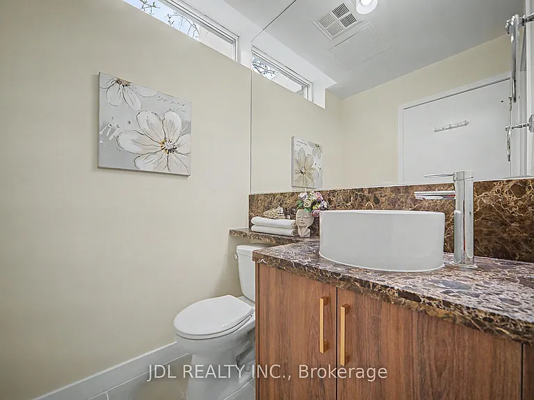 31 Brunel Ct #Townhouse 8 — Photo 11