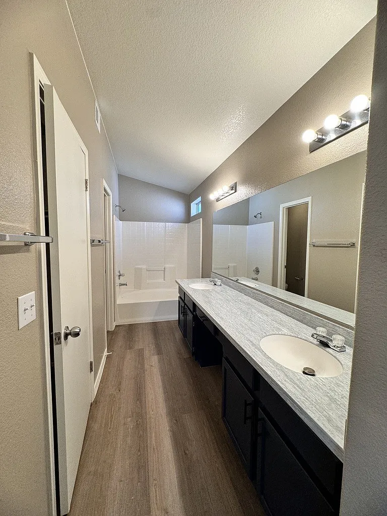 10453 North 76th Drive — Photo 2