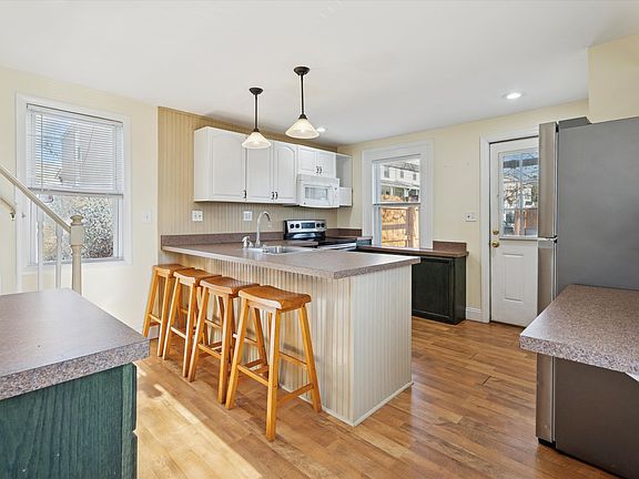 5th image of 312 Saint Marys St