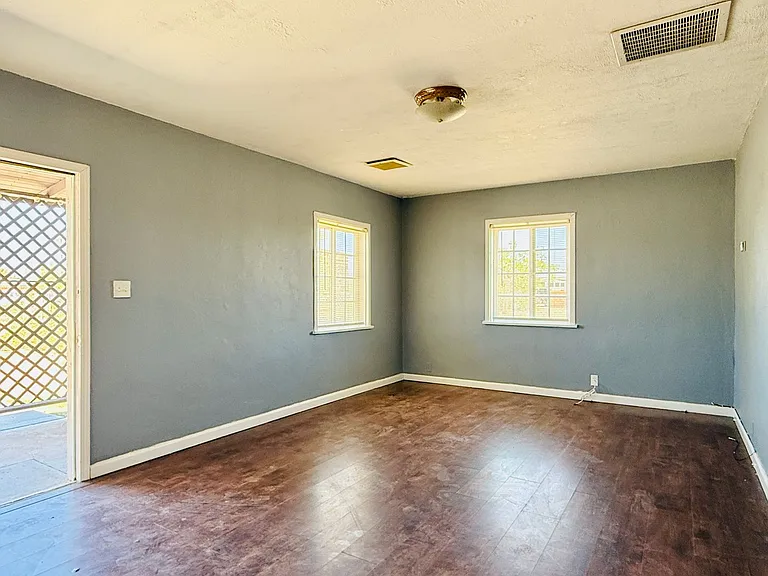 215 W Haloid Ave — Photo 7