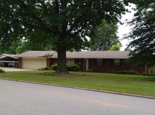 504 Crestwood St, Springdale, AR 72762