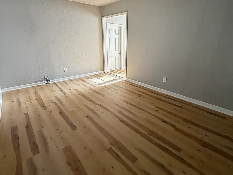 1500 Maple Dr — Photo 3