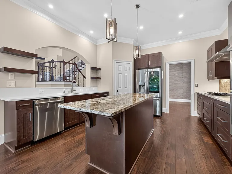 415 Wembley Cir — Photo 19