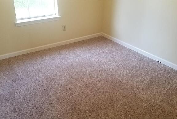 3rd image of 6928 Lagrange Cir S