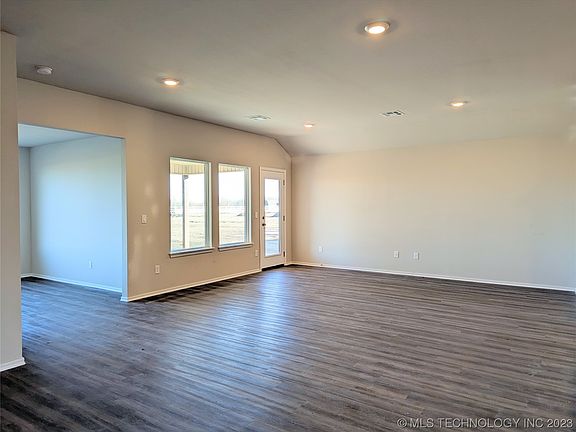 5th image of 2701 Stonecreek Dr