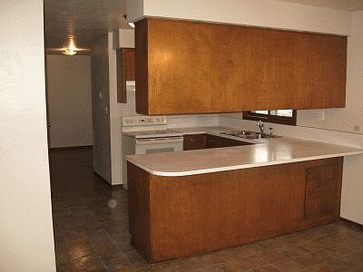 3rd image of 16423 E Broadway Ave