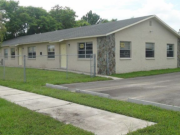 3rd image of 4143 32nd St N