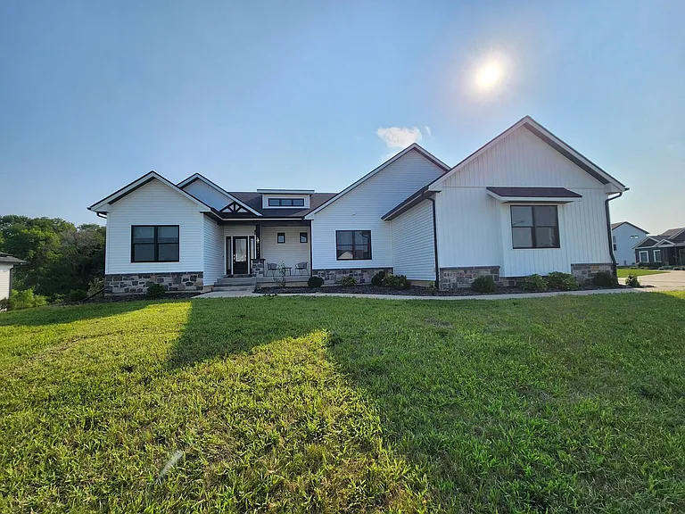 6817 Timber Ct — Photo 1