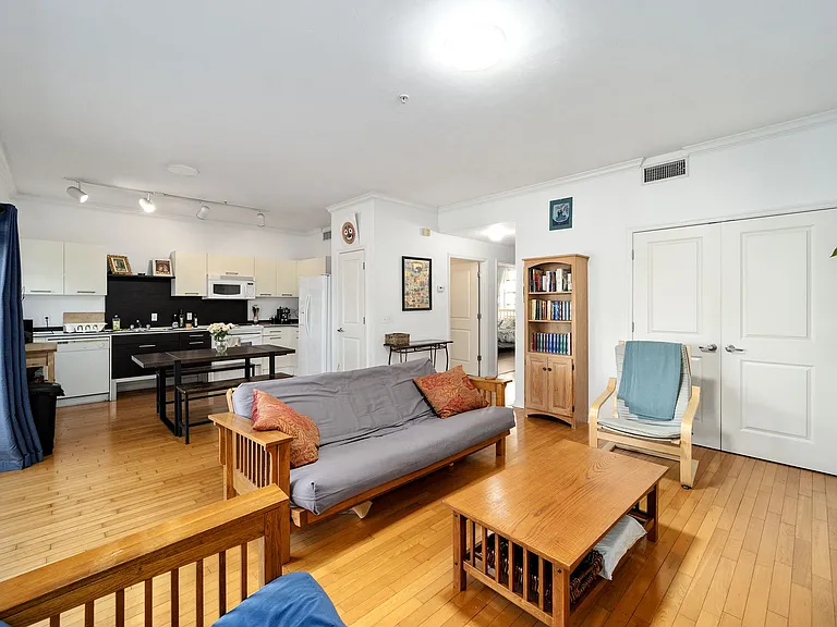 20 SW 6th St #1-204 — Photo 15