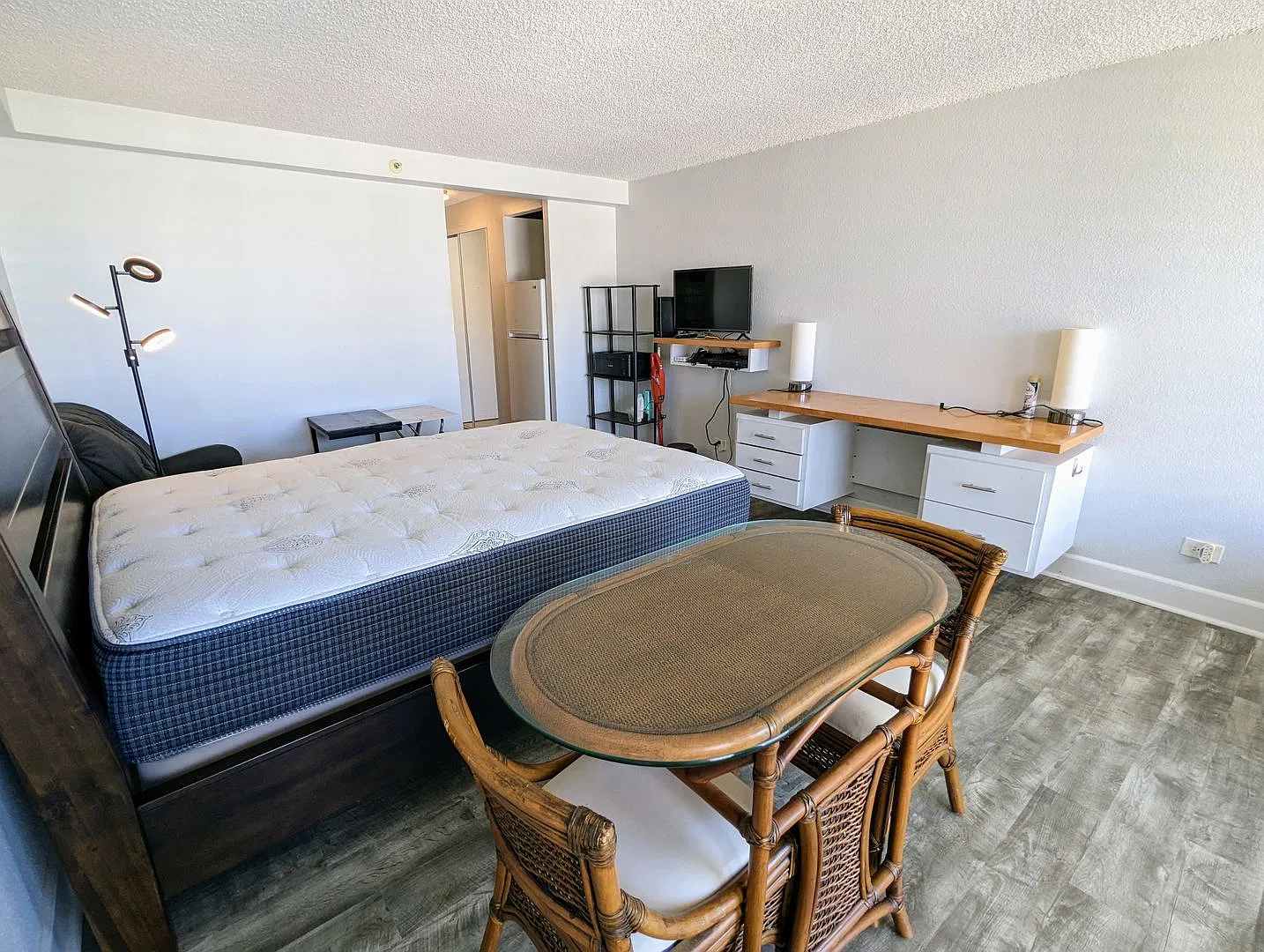 Partially Furnished Studio With 1-Bath At Island Colony, No Parking — Photo 3