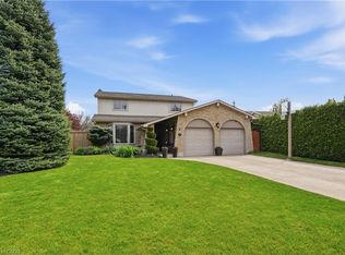 1 Oakmeadow Pl, Saint Catharines, ON L2N 5X6