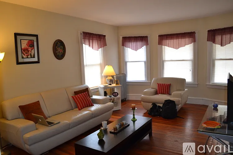 80 Pawtuxet Ave — Photo 3