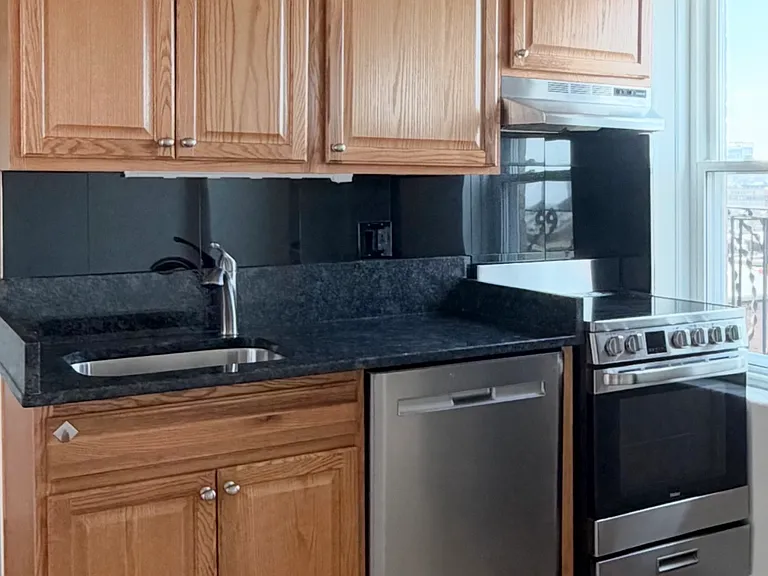 106 Myrtle St #18 — Photo 3