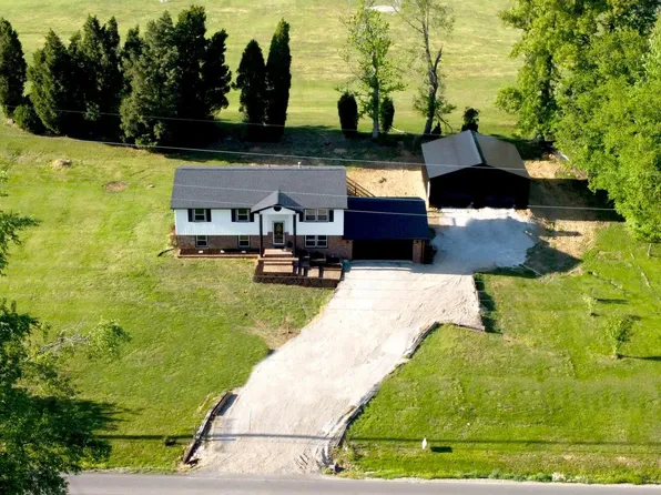 6888 Oak Grove Rd, Newburgh, IN 47630