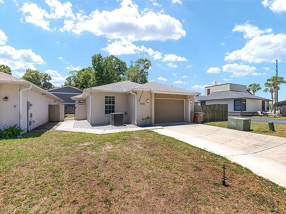 3rd image of 3620 NE 20th Pl