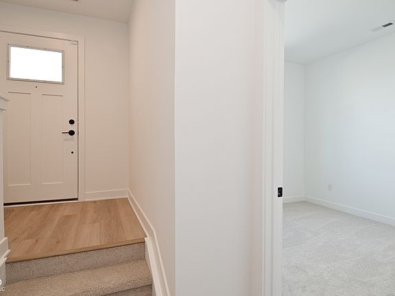 3rd image of 2434 Winthrop Ave