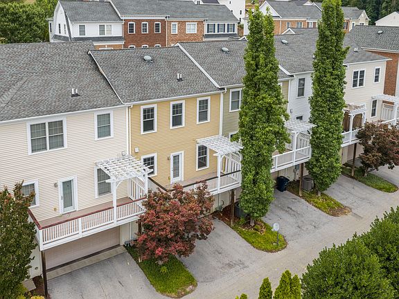 5th image of 3830 Greenway Dr SW