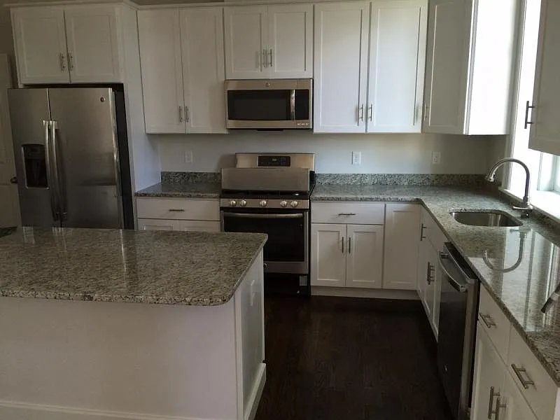 Building Photo - 2044 Beacon St #3